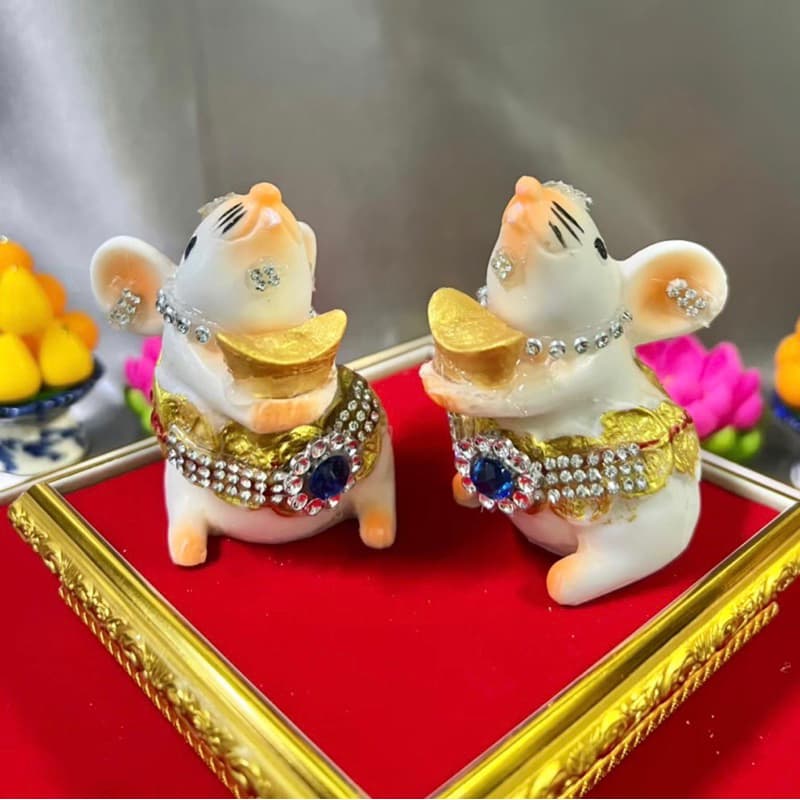 หนูมุสิกะ ถือก้อนทอง หนูมุสิกะถวายพระพิฆเนศ หนู พระพิฆเนศ รูปที่ 1