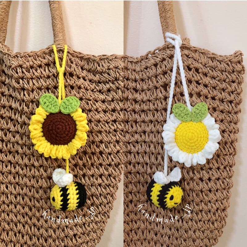 🍃🌻🐝 ดอกไม้แขวนกระเป๋า ห้อยกระเป๋า แขวนกระจกหน้ารถ งานฝีมือ ไหมพรม โครเชต์ งานแฮนด์เมด 🐝🌻 🍃