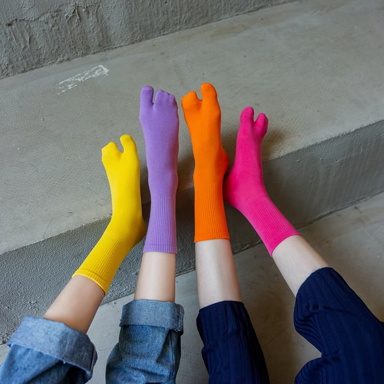 ถุงเท้าแยกนิ้ว 2 นิ้ว สีสดใส ในไทย ระบายอากาศดี ถุงเท้าข้อสั้น ใส่บาย สไตล์ญี่ปุ่น รูปที่ 3
