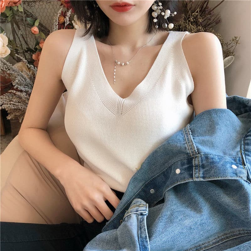 SELLเสื้อผ้าผู้หญิง เสื้อแขนกุดไหมพรม คุณภาพดีสวมใส่สบาย เสื้อกล้ามผ้ายืด คอวี รูปที่ 3