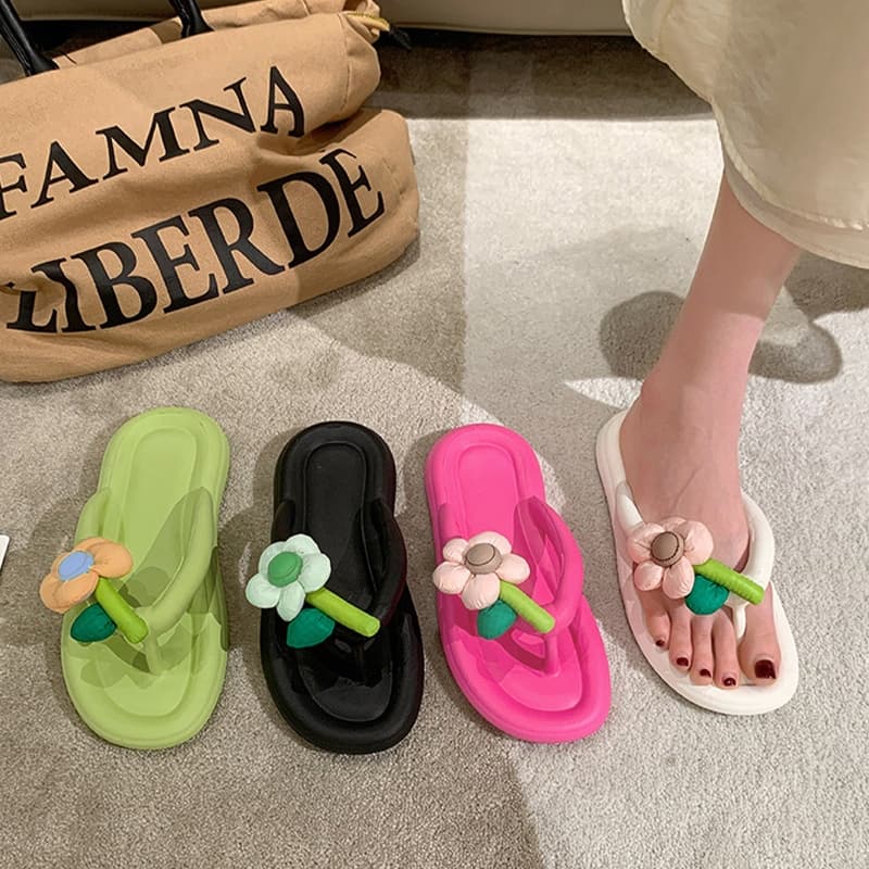 New รองเท้าแตะหัวคูคีบสไตล์เกาหลีเกาใจติดดอกไม้ฟูๆด้านหน้าสลับสีน่ารักละมุนฟุดๆพื้นนุ่มเบาสวมใส่สบายใส่ได้ทุกโอกาสแน่นอน รูปที่ 2