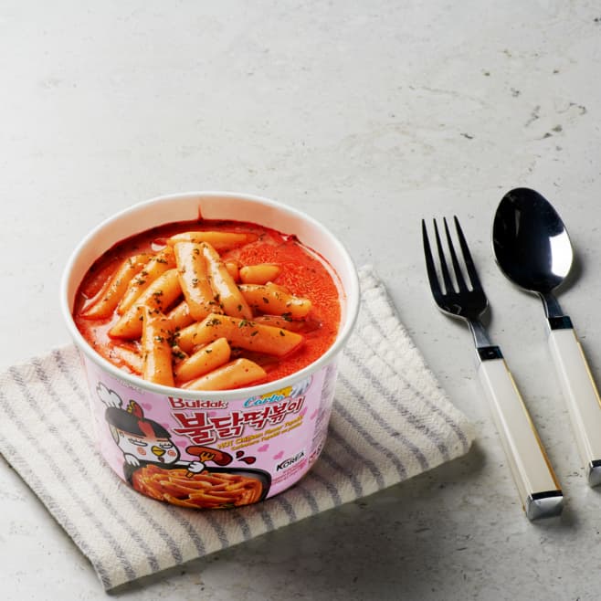 Samyang Buldak Hot Chicken Topokki Carbonara ซัมยัง บูลดัก ฮอตชิคเก้น ต๊อกโปกี รสคาโบนาร่าสูตรเผ็ด รูปที่ 5