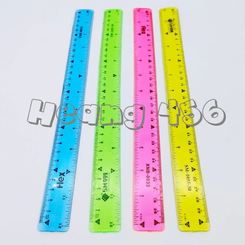 แพ็ค 12 ชิ้นคละสี ไม้บรรทัดยางซิลิโคน ไม้บรรทัดงอได้ PVC ไม้บรรทัดเจล ม้วนได้ ไม่หัก ไม้บรรทัดเยลลี่ รูปที่ 1
