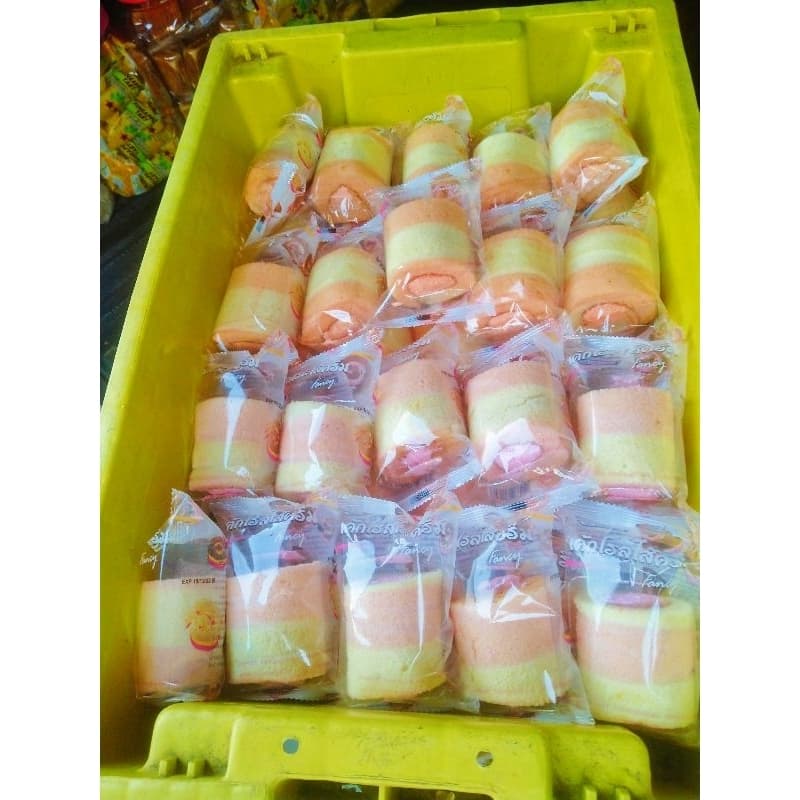 เค๊กโรลไส้ครีมสตอเบอรี่ ส้ม เผือก ทุเรียน 3ห่อ30บ. **ซื้อครบ15ห่อ130บ.** รูปที่ 3