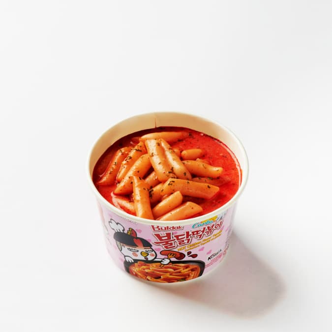 Samyang Buldak Hot Chicken Topokki Carbonara ซัมยัง บูลดัก ฮอตชิคเก้น ต๊อกโปกี รสคาโบนาร่าสูตรเผ็ด รูปที่ 3