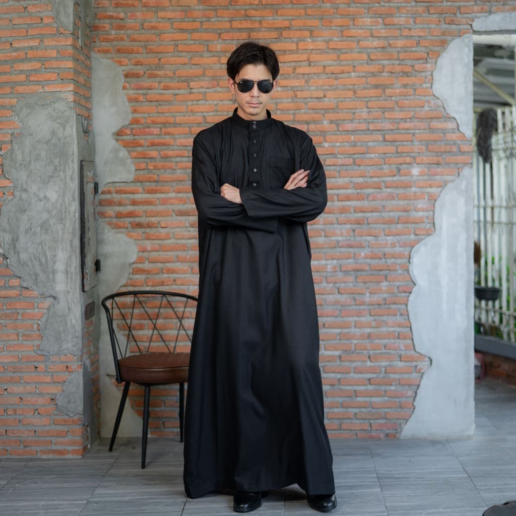 โต๊ปสีดำแขนยาว งานแบรนด์ DAFFAH ทรงคอตั้งสุดเท่ งานเนื้อผ้าคอตตอนผสมโพลีเอสเตอร์ AE51วาริสมุสลิม รูปที่ 2