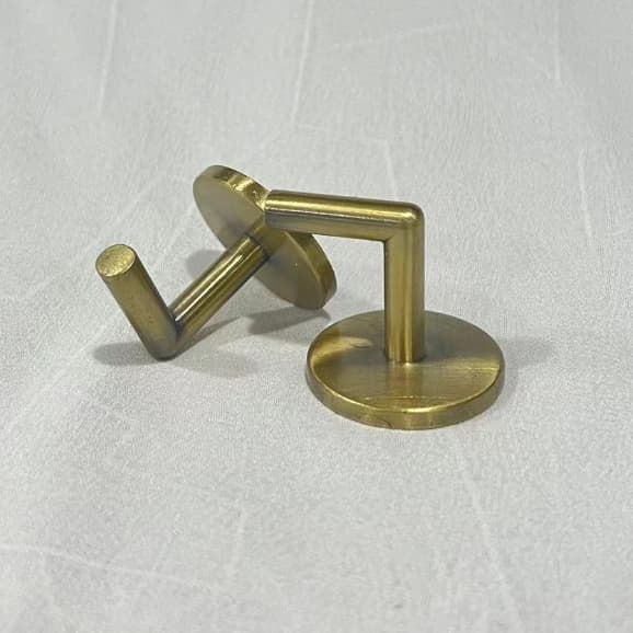 ตะขอ พร้อมพุก+สกรู ตะขอเกี่ยวสายรวบม่าน อุปกรณ์ผ้าม่าน วัสดุอย่างดี ตะขออัลลอยด์ SLG#L รูปที่ 4