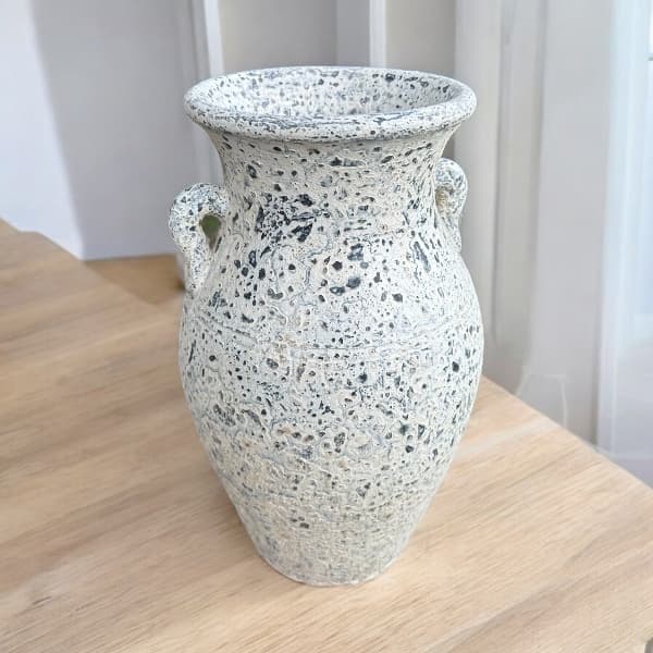 Vase แจกันดินเผาปากบาน มีหู 2 หู สีขาวเก่า ขนาด 23 x 35 cm. รูปที่ 2