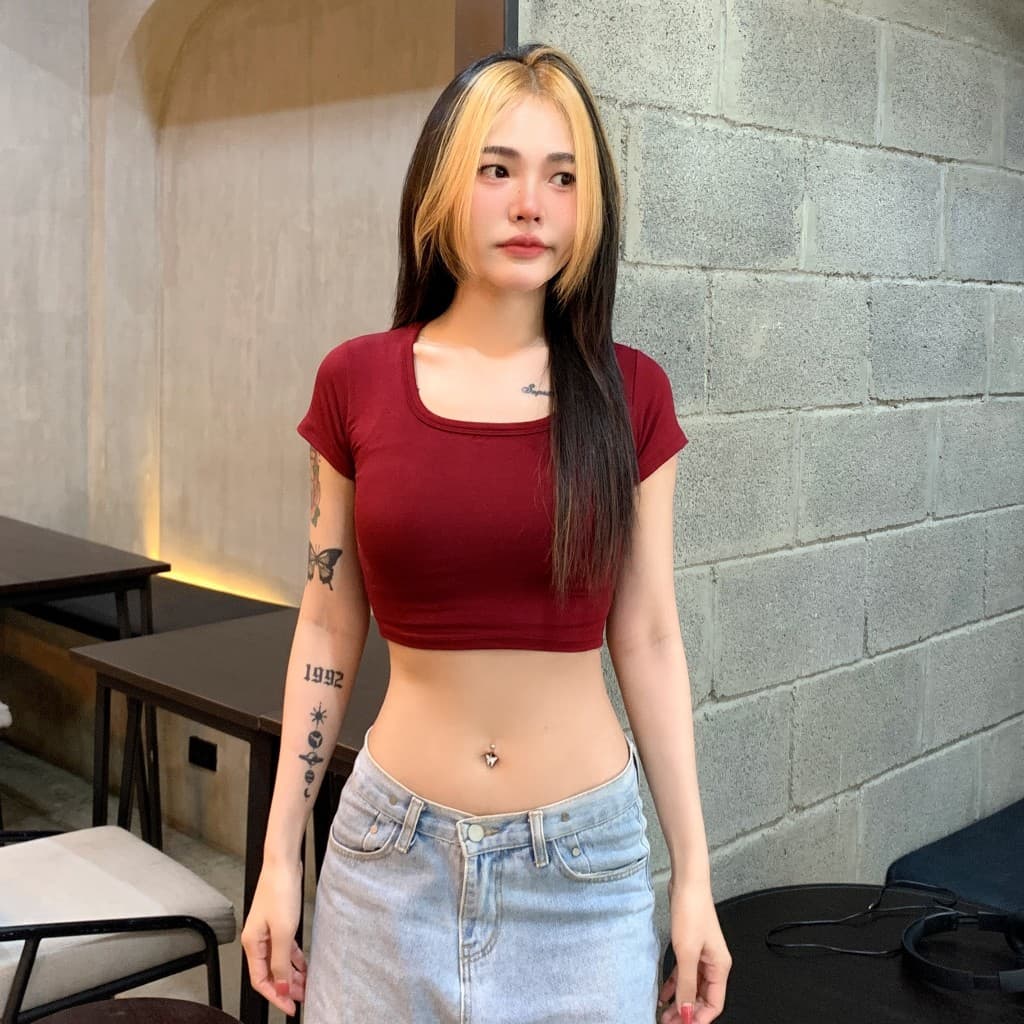 SpinnyHouseเสื้อครอปแขนสั้น ทรงคอเหลี่ยม สาวอวบใส่ได้ เบสิคครอปสุด ผ้าเรย่อนยืดเยอะ ทรงนี้คือฮิตม้าก รุ่น นิตยา รูปที่ 8