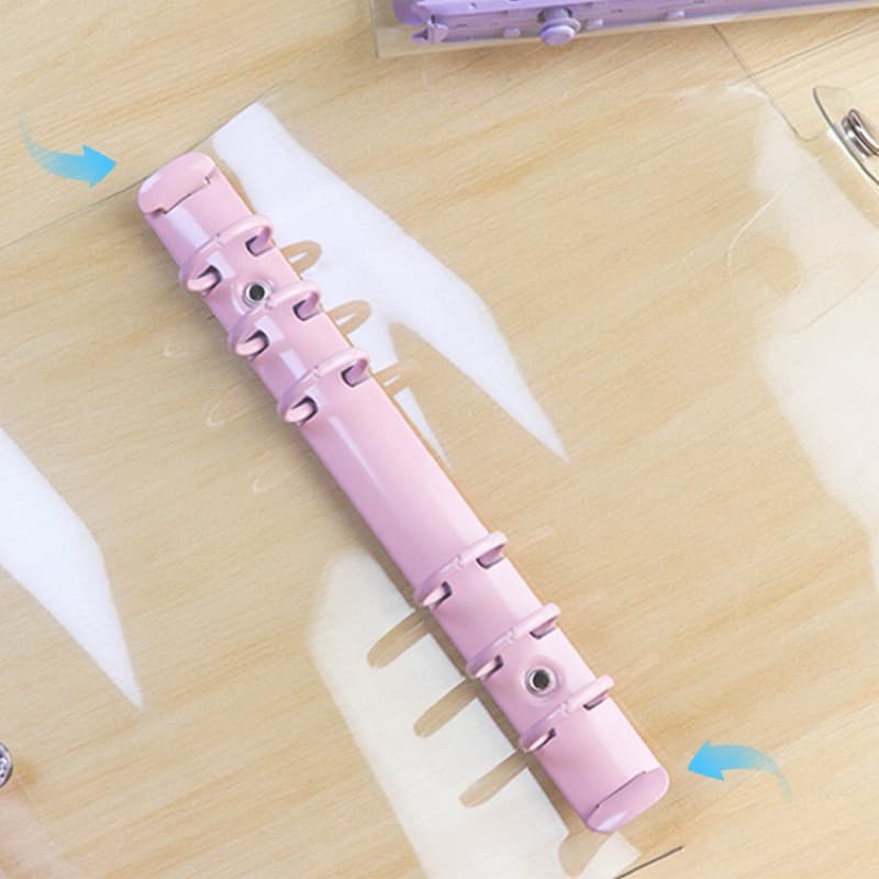 < > ปกใสPVC สันห่วงเหล็ก A6, A7 เติมได้100+แผ่น! | มี 5สี | มีกระดุม เครื่องเขียน หน้าปก กระดาษรีฟิว สมุดจด ปกเซต รูปที่ 3