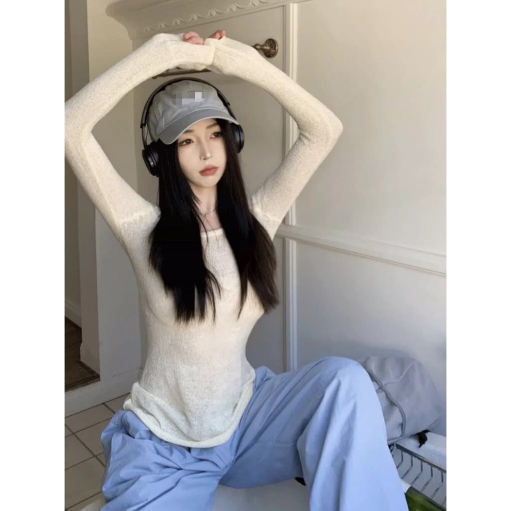 ส่งทันที Cici Set2ชิ้น เสื้อเเขนยาวเว้าหลัง+สายเดี่ยวเว้าหลัง ผ้าไหมพรม สายปรับได้ สาวเซ็กซี่ รูปที่ 2