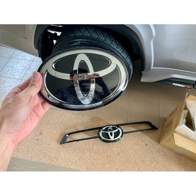 ของแท้!! โลโก้แก้วหน้ากระจัง Toyota 100% NewFortuner Legender Revo Rocco 2020ขึ้นไป รูปที่ 4