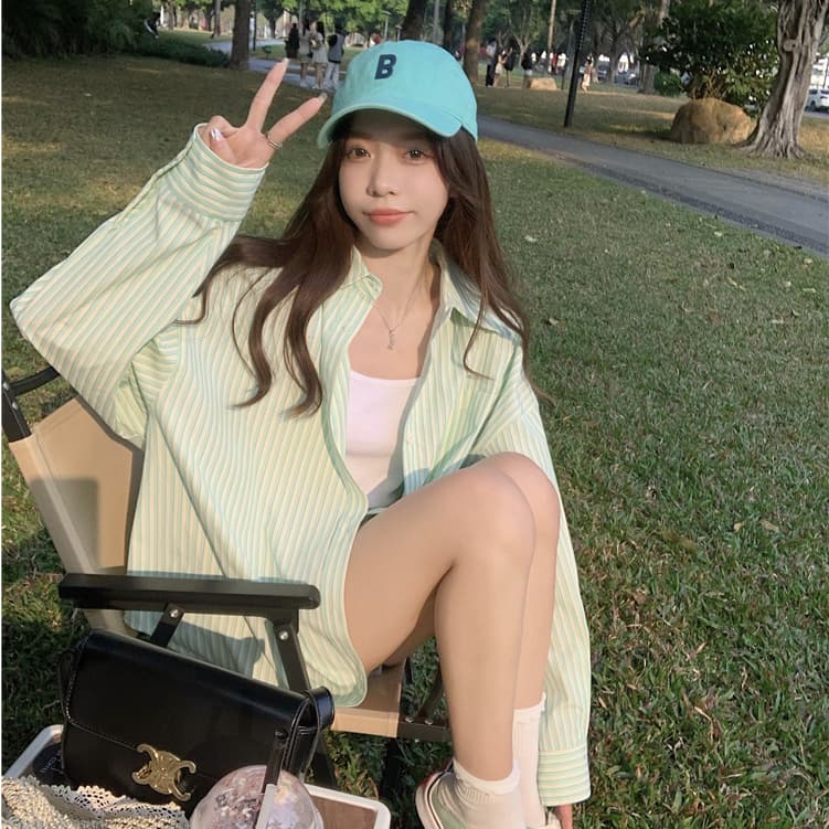 fashiongirl1688 เสื้อเชิ้ตแขนยาว ลายริ้ว ลายทาง สีสันสดส เหมาะกับซัมเมอร์สุดๆ สไตล์เกาหลี รูปที่ 2