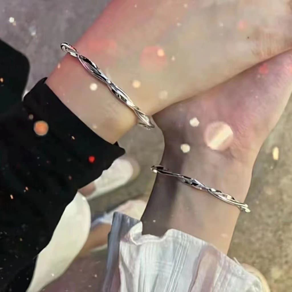 กำไลข้อมือแฟชั่น กำไลข้อมือแบบบิดเกลียว สร้อยข้อมือ กำไล เครื่องประดับผู้หญิง สไตล์เกาหลี B78 รูปที่ 9