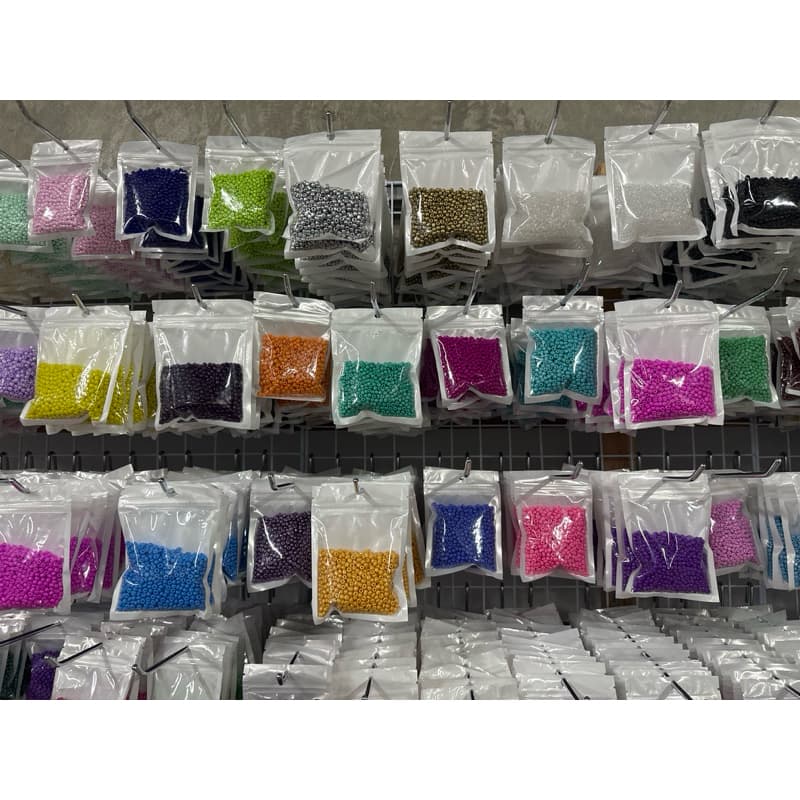 ลูกปัดเม็ดทรายนี่ห้อG ขนาด4มิล70กรัม20บาท รูปที่ 1