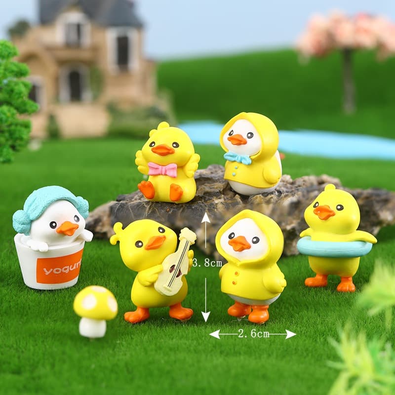 A029 ตุ๊กตาจิ๋ว ตุ๊กตุ่นจิ๋วเป็ดสีเหลืองในชุดกันฝน สำหรับแต่งบ้าน แต่งโต๊ะทำงาน รูปที่ 2