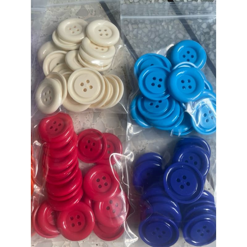 กระดุม 3.5 ซ.ม. กระดุมจุ่ม มี 10 สี กระดุมพลาสติก กระดุมเม็ดเล็กเหมาะกับทำงานฝีมือ งานประดิษฐ์ งาน DIY รูปที่ 6