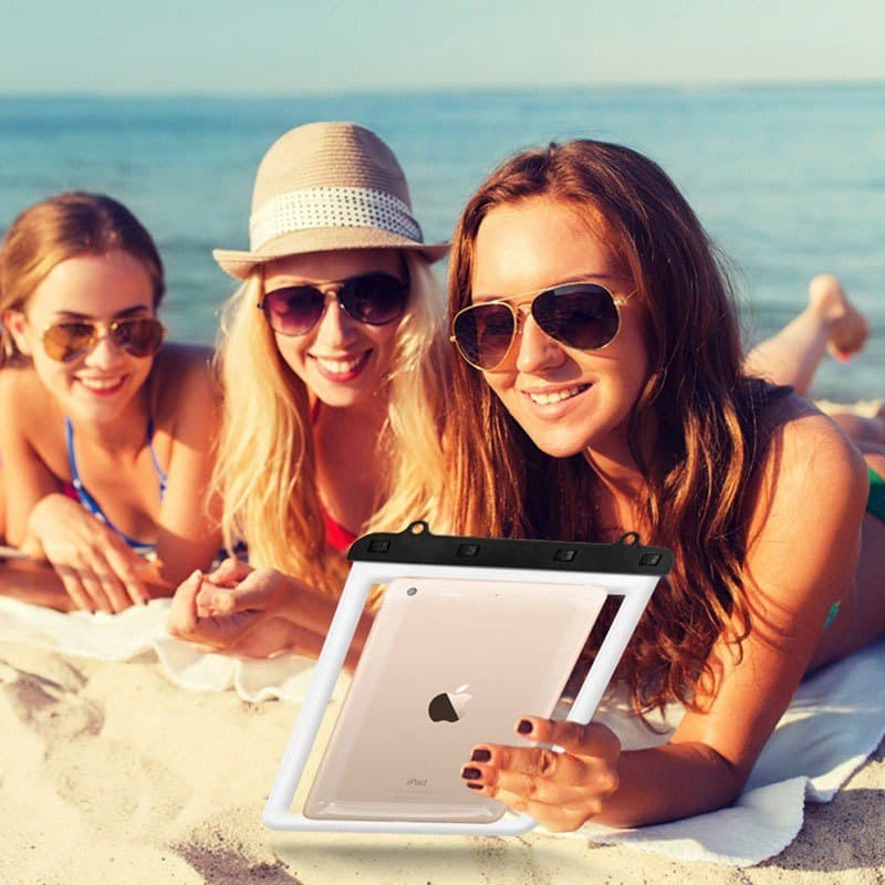 รุ่นใหม่ ซองกันน้ำ ipad กระเป๋ากันน้ำ ขนาดใหญ่ ใช้ได้กับโทรศัพท์มือถือทุกรุ่น ใส่ของได้หลายอย่าง เล่นน้ำสงกรานต์ IPX8 รูปที่ 8