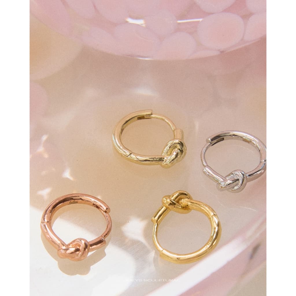 Julys - knot huggie earrings รูปที่ 1