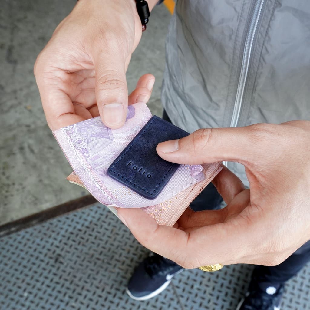 Folio : Khoon Money Clip ที่หนีบธนบัตรหนังแท้ฟอกฝาด แม่เหล็กแข็งแรง ปั๊มชื่อฟรี-รหัส10619 รูปที่ 6