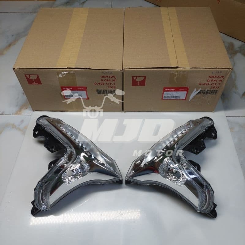 ไฟเลี้ยวหน้าเวฟ125i LED ปี 2019-2025 แท้ศูนย์ รูปที่ 1