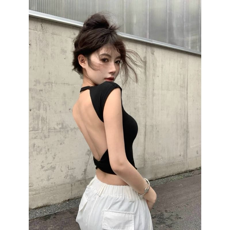 bentoy(bratop1093)เสื้อครอปท็อป แขนสั้น มีฟองน้ำ ว้าวหลัง ไม่ต้องใส่เสื้อใน คอกลม แมทช์ง่าย
