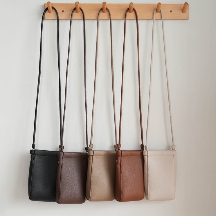 ส่งจากไทย 5 สี กระเป๋าสะพายใส่มือถืองานสวย กระเป๋าหนังพรีเมี่ยม ใช้ได้ทั้งผู้หญิงผู้ชาย N060 รูปที่ 1
