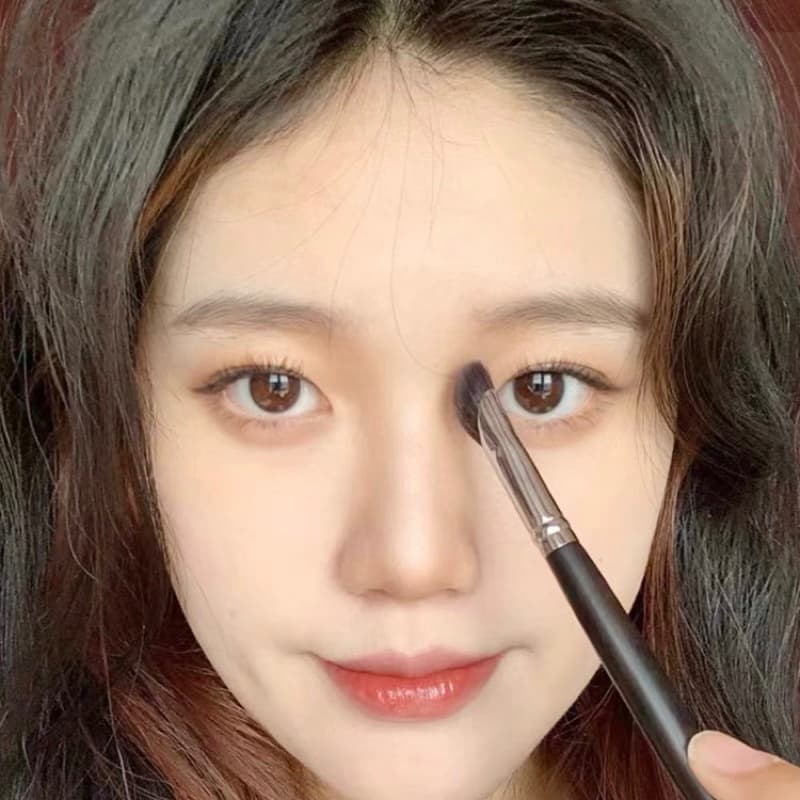 แปรงแต่งหน้า สําหรับแต่งคอนซีลเลอร์ คอนทัวร์ จมูก ตา หัวเฉียง ขนปุยนุ่ม แม่นยํา มืออาชีพ ไฮไลท์ แบบพกพา รูปที่ 7