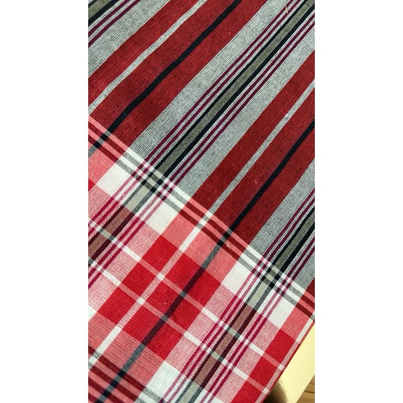 ผ้าขาวม้าใส่กล่องพร้อมโบว์*สุ่มสีผ้าขาวม้า**ขนาดผ้า 80*190ซม เย็บขอบแล้ว รูปที่ 4