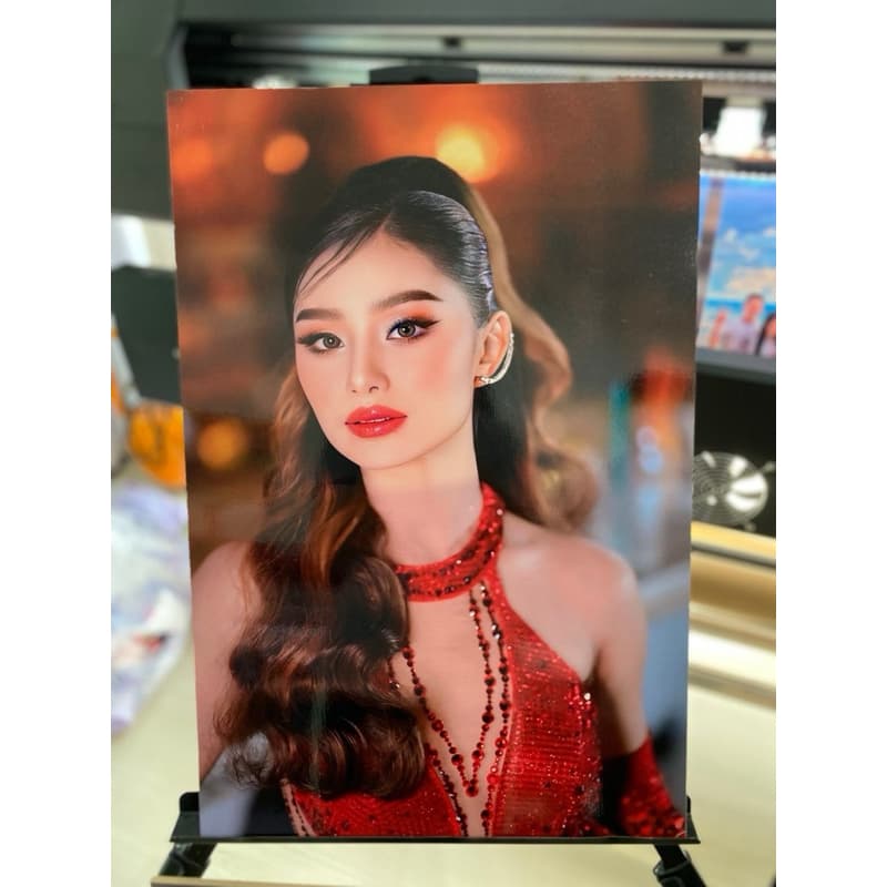 กรอบลอยโฟโต้ 1แถม1 บอร์ดไดคัท 60x40 ซม. ของขวัญวันเกิด รับปริญญา งานแต่ง งานเกษียณ รูปที่ 3