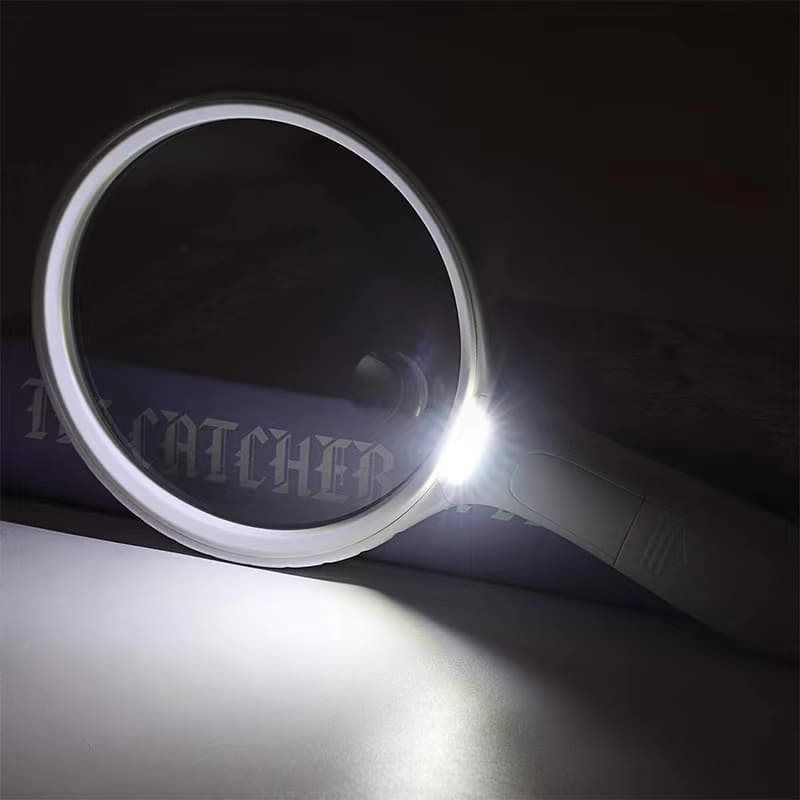 CRX แว่นขยายพร้อมไฟ,แว่นขยายแบบใช้มือถือ 10x 20x พร้อมไฟ LED ความสว่างสูง 4 ดวงสําหรับผู้สูงอายุในการอ่าน รูปที่ 4