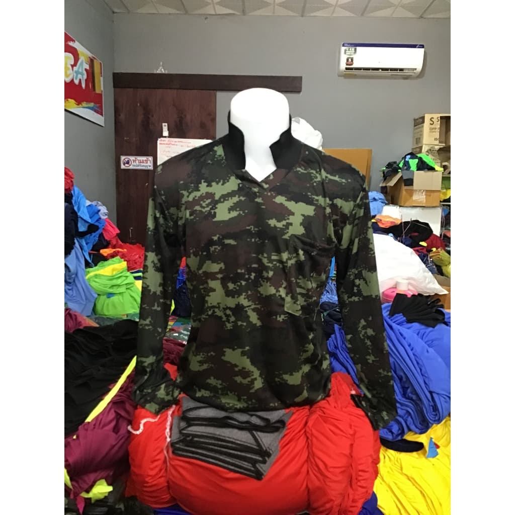 เสื้อลายพราง คอวีมีปก มีกระเป๋า พิมพ์ลายพิเศษ ฟรีไซส์44” หรือเทียบเท่าXL รูปที่ 1