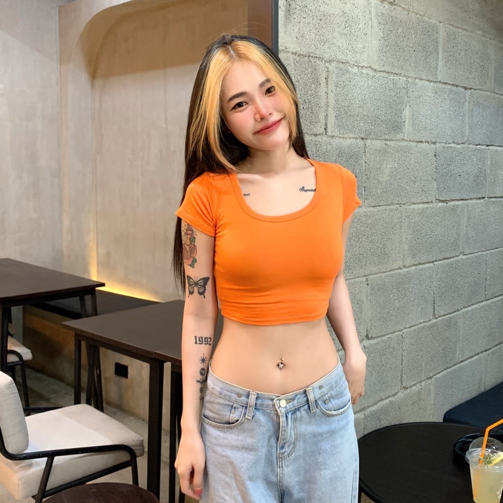 SpinnyHouseเสื้อครอปแขนสั้น ทรงคอเหลี่ยม สาวอวบใส่ได้ เบสิคครอปสุด ผ้าเรย่อนยืดเยอะ ทรงนี้คือฮิตม้าก รุ่น นิตยา รูปที่ 7