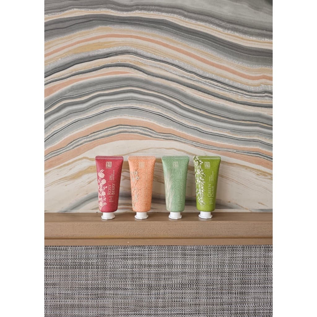AKALIKO Hand & Nail Cream 30 g. อะกาลิโก ครีมทามือ ครีมบำรุงมือ บำรุงเล็บ ป้องกันจมูกเล็บฉีก แก้เข่าด้าน ข้อศอกด้าน รูปที่ 6