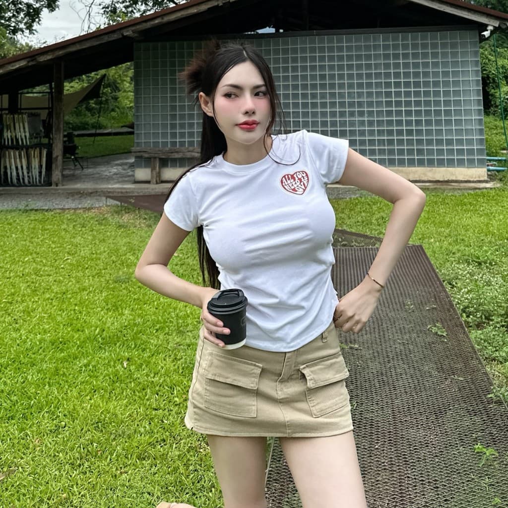 SpinnyHouseเสื้อยืดรัดรูปแต่งย่นข้าง สกรีนหัวใจแน่นๆ ทรงสวย ใส่แล้วพรางหุ่นมาก สาวอวบใส่ได้ รุ่น จั๊มเอวAllyou รูปที่ 2