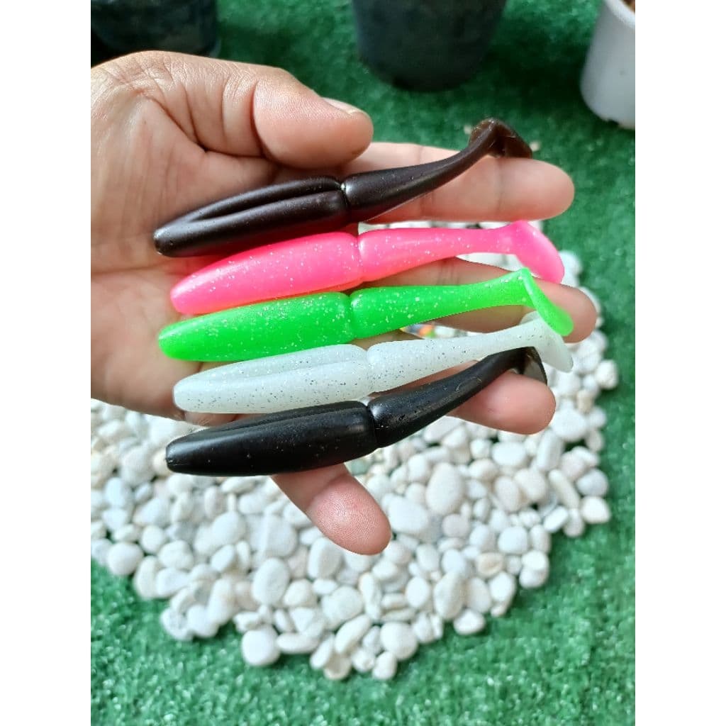 ปลายางตัวลองตกปลาช่อนชะโด ราคา 100 บาทสุดคุ้ม 11cmน้ำหนัก13g.1ซอง 5ตัว มีตัวเบ็ด6/0 รูปที่ 1