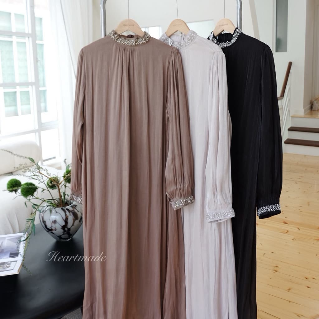 Heartmade—olivia dress เดรสยาวผ้าชิมเมอร์ซับในทั้งตัวแต่งแถบมุขเพชรพร้อมฮิญาบ รูปที่ 2
