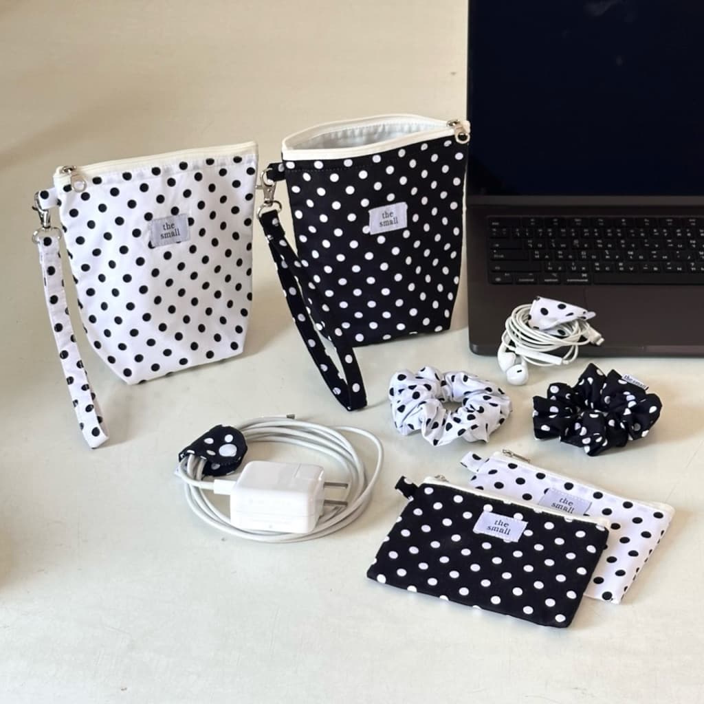 polka dot product | กระเป๋าตังค์ , ที่จัดระเบียบสายชาร์จ , อื่นๆ by the.smallstuff รูปที่ 2