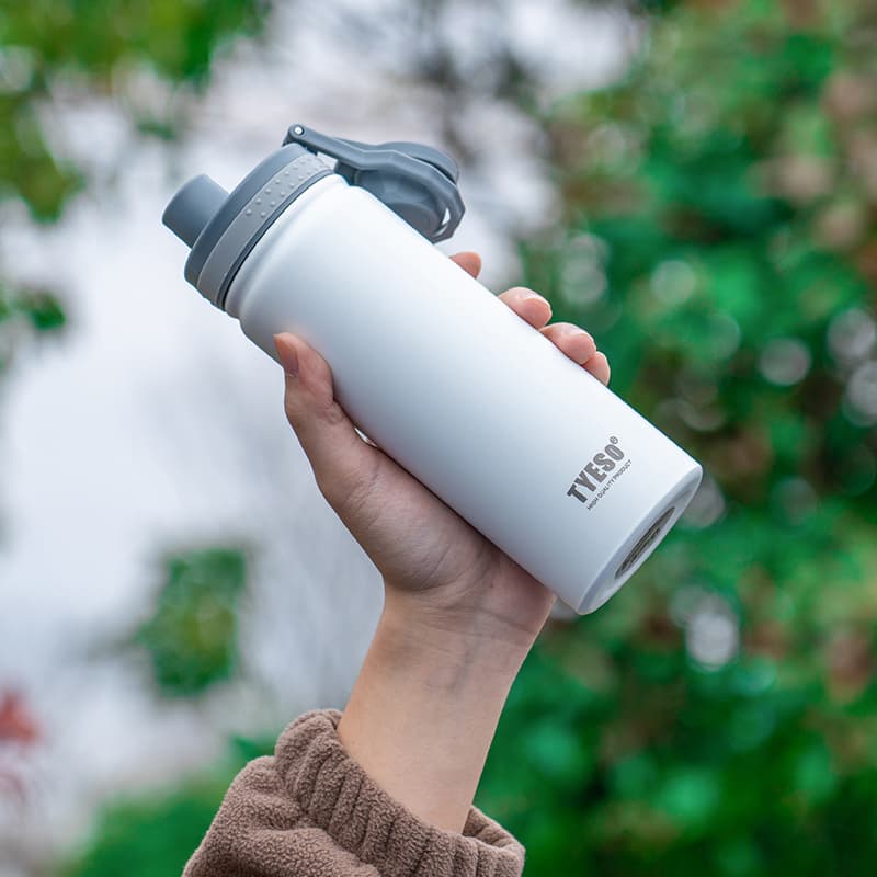 TYESO ขวดน้ำทรงกระบอก สแตนเลส 304 แท้ เก็บร้อน-เย็น ขนาด 530ML/750ML มีฝาปิด พร้อมหูหิ้ว พกพาสะดวก รูปที่ 3