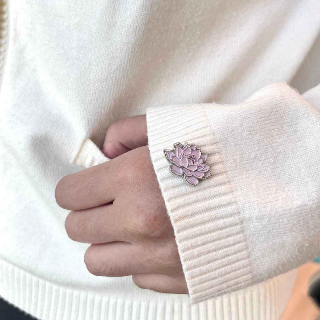Ravipa | Lakshmi Lotus Pin พระแม่ลักษมี - เข็มหมุด รูปที่ 5