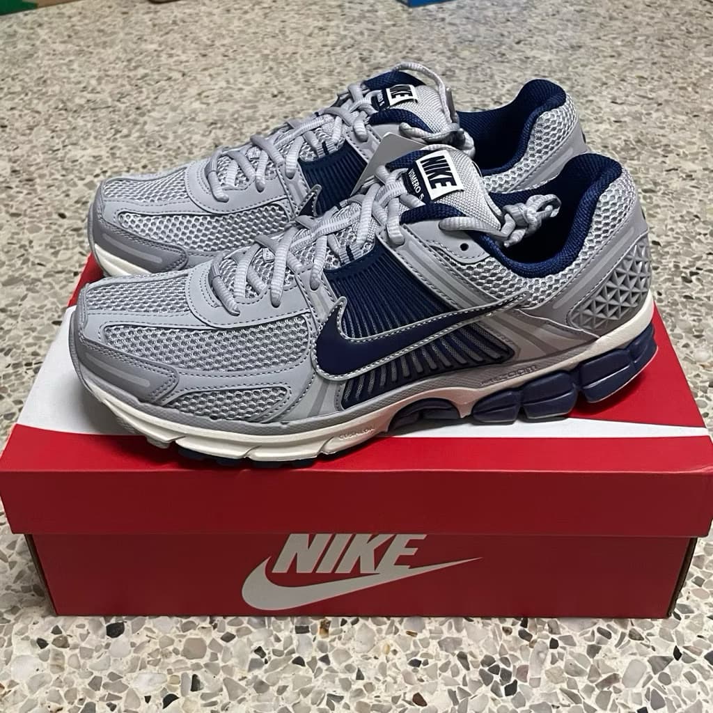 ‼ Nike Zoom Vomero 5 รูปที่ 7