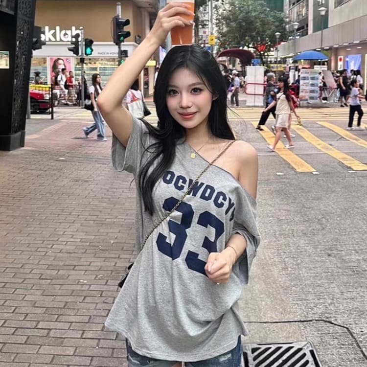 ในไทย*** เสื้อยืดปาดไหล่ โอเวอร์ไซส์ขนาดใหญ่ ปาดไหล่ข้างเดียว Y223 รูปที่ 8