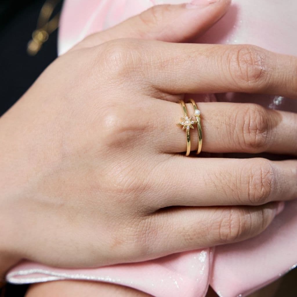 Petite Moonlit Ring แหวนประดับดาวและไข่มุก ปรับขนาดได้ รูปที่ 6
