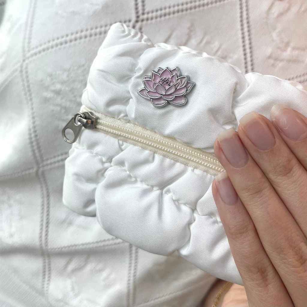 Ravipa | Lakshmi Lotus Pin พระแม่ลักษมี - เข็มหมุด รูปที่ 3