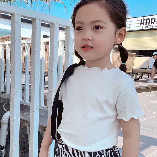 เสื้อเเขนสั้นเด็กหญิง เสื้อยืดเด็กหญิง สีพื่น ขอบใบบัว ดีไซส์แฟชั่น สไตล์เกาหลี ทันสมัย ในไทย มี 8 สี รูปที่ 2