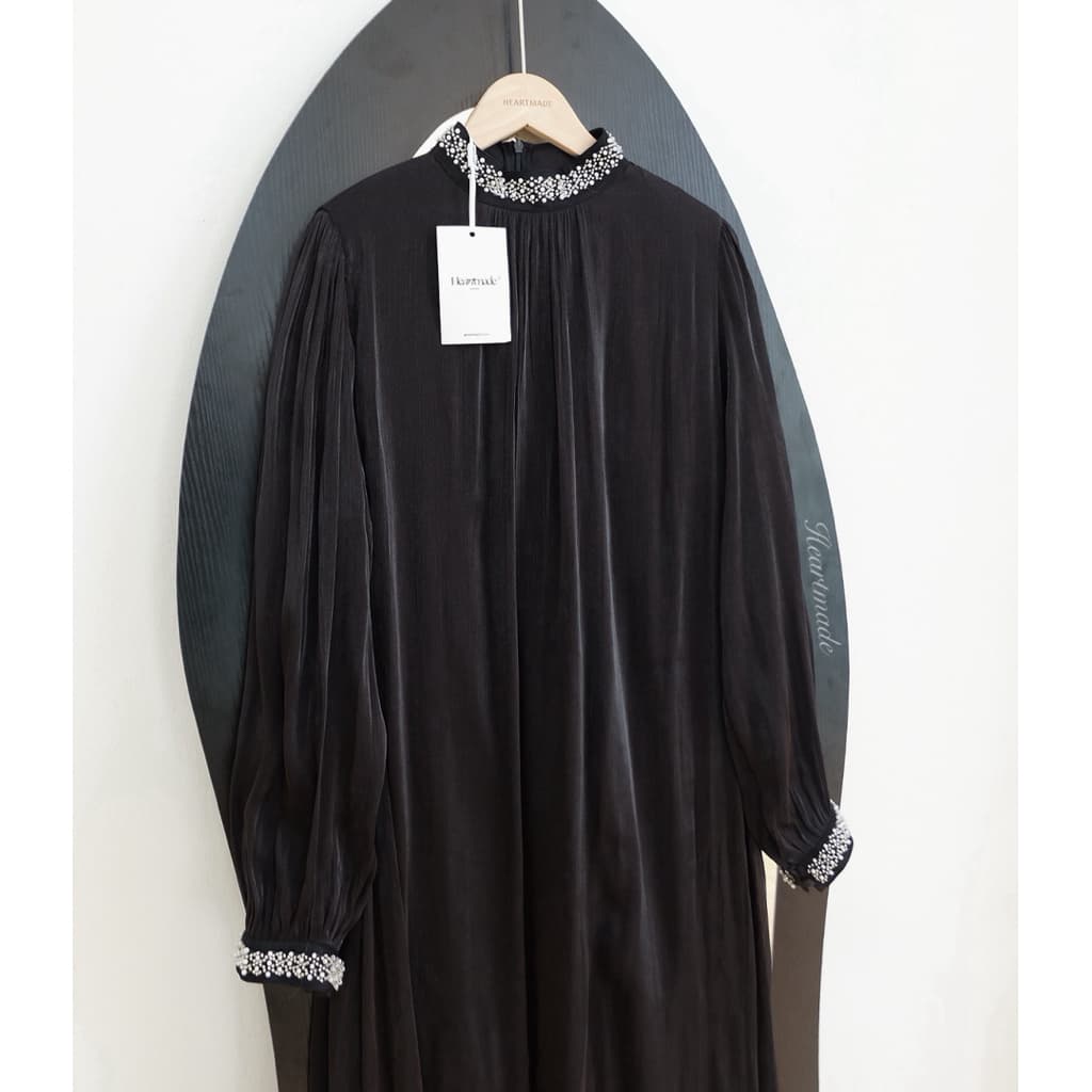 Heartmade—olivia dress เดรสยาวผ้าชิมเมอร์ซับในทั้งตัวแต่งแถบมุขเพชรพร้อมฮิญาบ รูปที่ 8