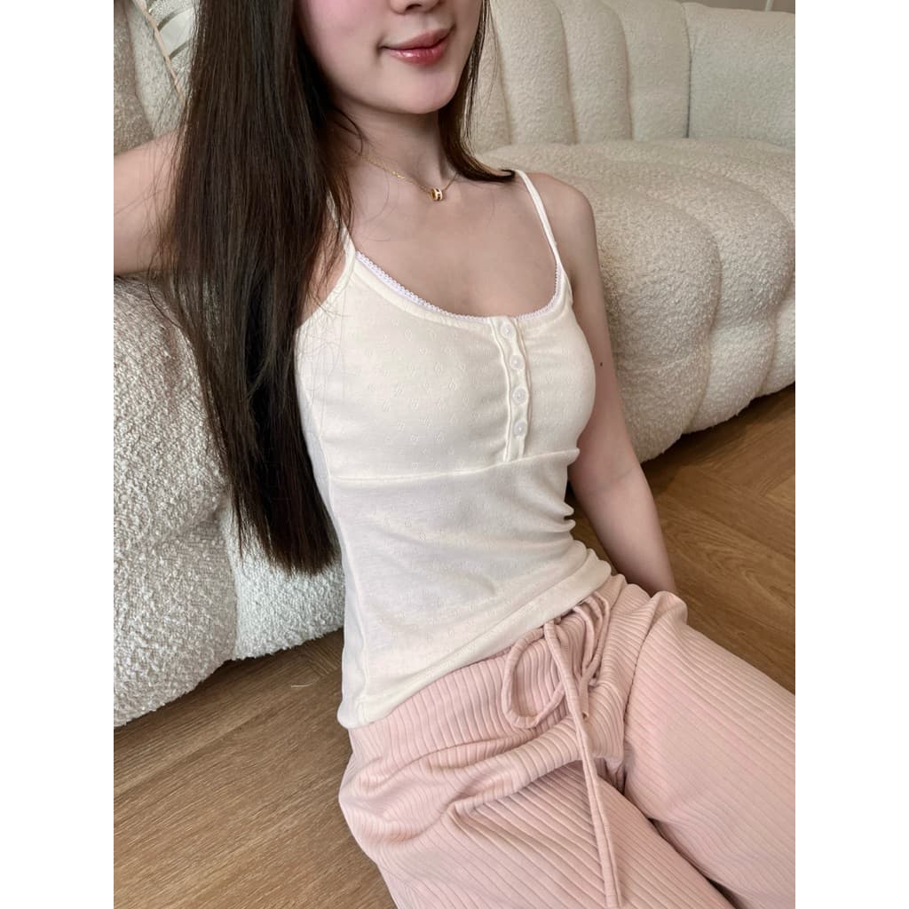 Babe top by shewear.bkk สายเดี่ยวกระดุม ผ้าฉลุลายหัวใจ รูปที่ 6