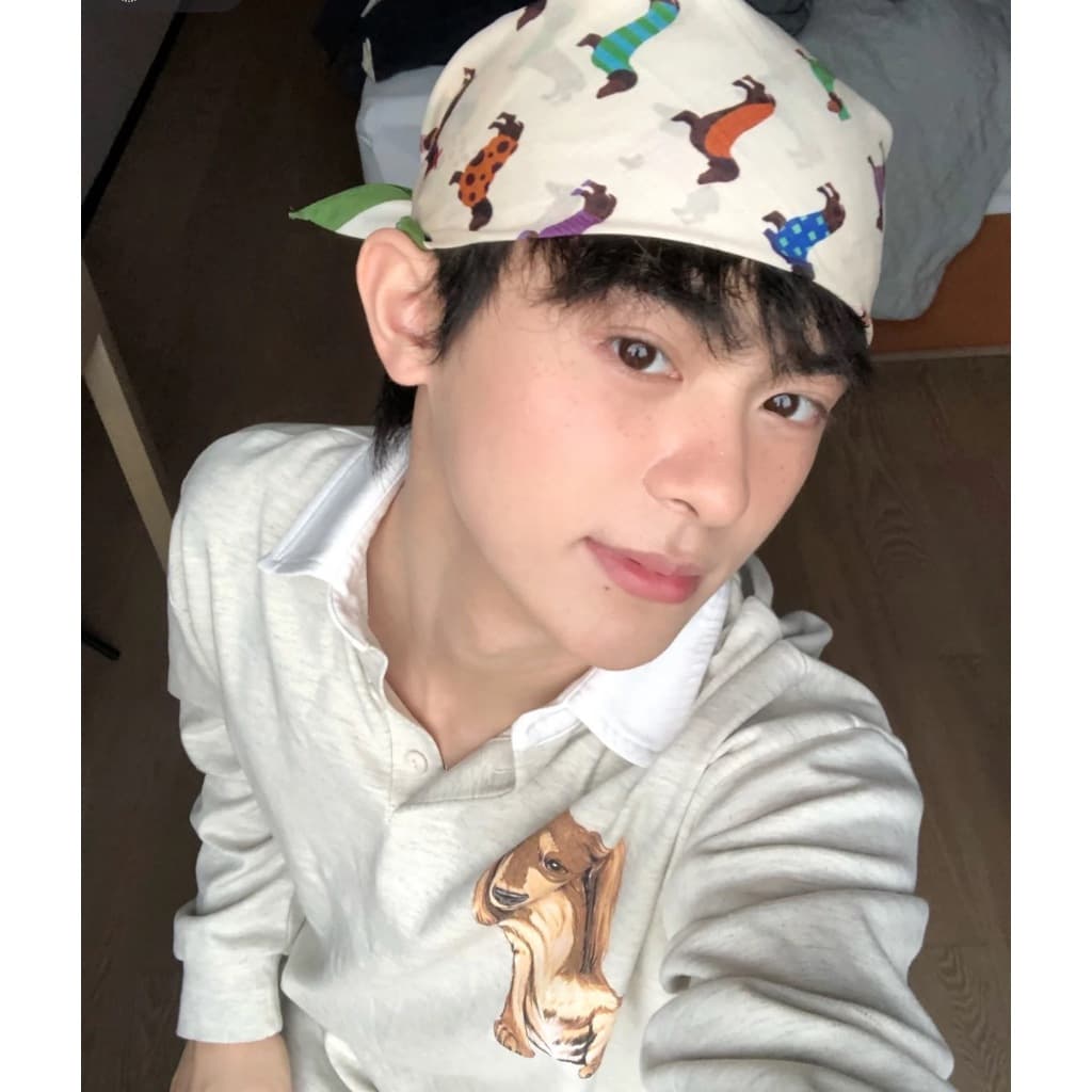 Dapper Dachshunds ผ้าพันคอ ผ้าโพกหัวลายสุนัขพันธุ์ดัชชุน ผ้าcotton100% เหมาะผู้ชายในสไตล์ playful หรือ casual chic รูปที่ 1