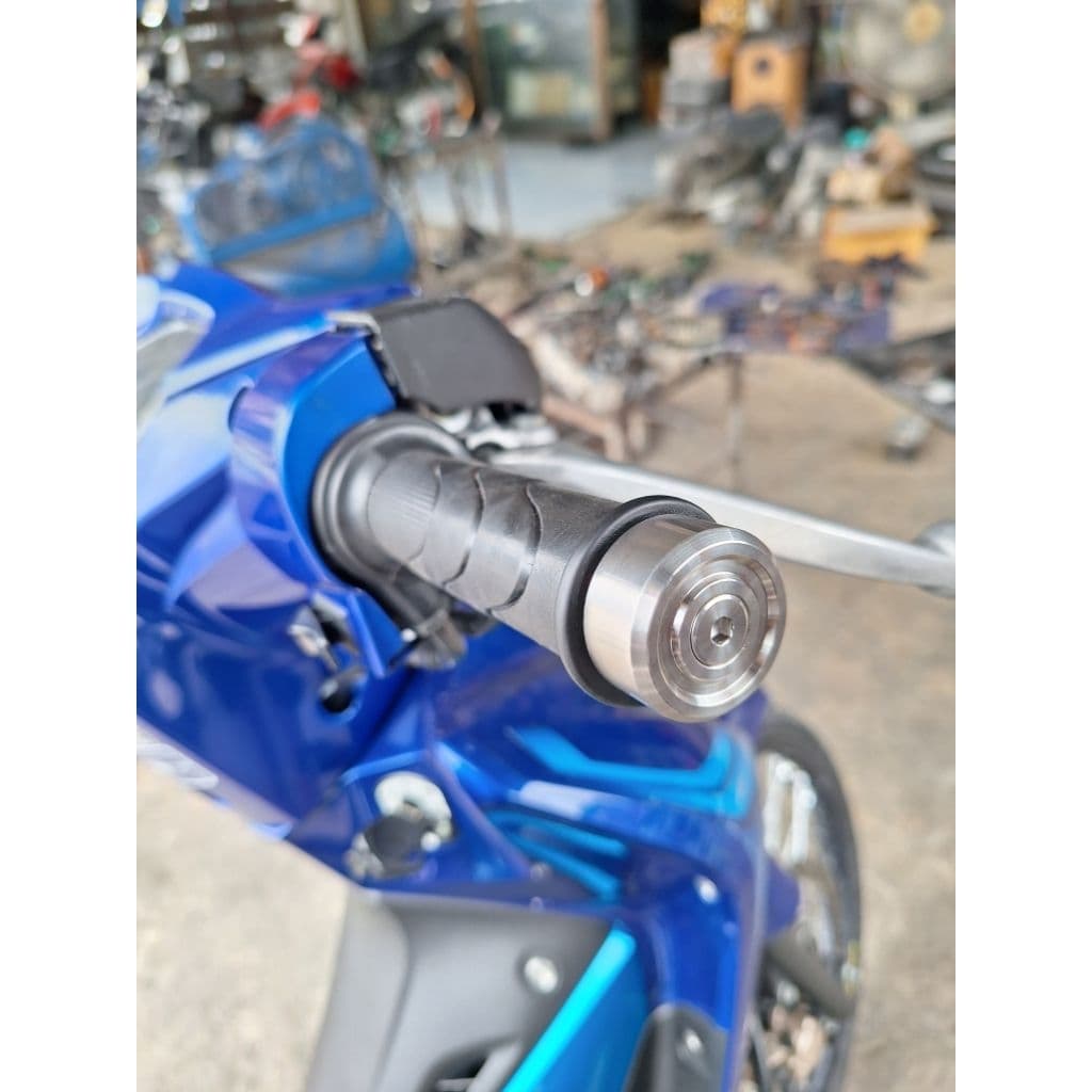 น๊อตอุดปลายแฮนด์เลส อุดปลายแฮนด์เลสใส่เวฟ 125 s r i ไฟเลี้ยวบังลม ปลาวาฬ ตัวบาง ตัวหนา งานสวย ใส่กับไส้ในปลายแฮนด์เดิม รูปที่ 9