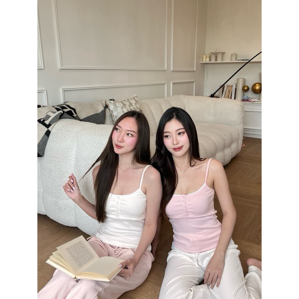 Babe top by shewear.bkk สายเดี่ยวกระดุม ผ้าฉลุลายหัวใจ รูปที่ 1